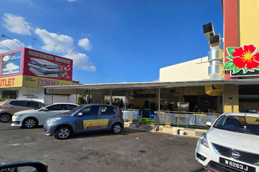 Pusat Perdagangan Seri Kembangan