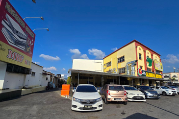 Pusat Perdagangan Seri Kembangan