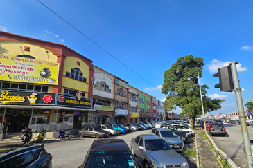 Pusat Perdagangan Seri Kembangan