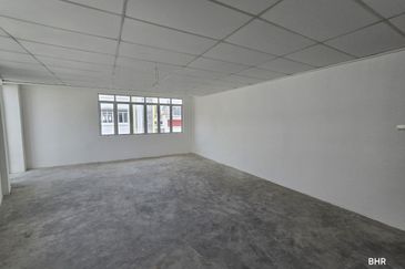 [ END LOT WITH LIFT ] 4 Sty Shop Lot Jalan Diplomatik 1 Presint 15, Putrajaya