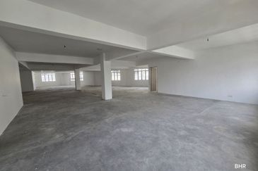 [ END LOT WITH LIFT ] 4 Sty Shop Lot Jalan Diplomatik 1 Presint 15, Putrajaya