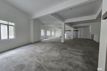 [ END LOT WITH LIFT ] 4 Sty Shop Lot Jalan Diplomatik 1 Presint 15, Putrajaya