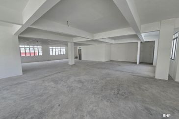 [ END LOT WITH LIFT ] 4 Sty Shop Lot Jalan Diplomatik 1 Presint 15, Putrajaya