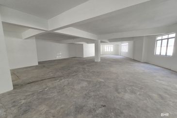 [ END LOT WITH LIFT ] 4 Sty Shop Lot Jalan Diplomatik 1 Presint 15, Putrajaya