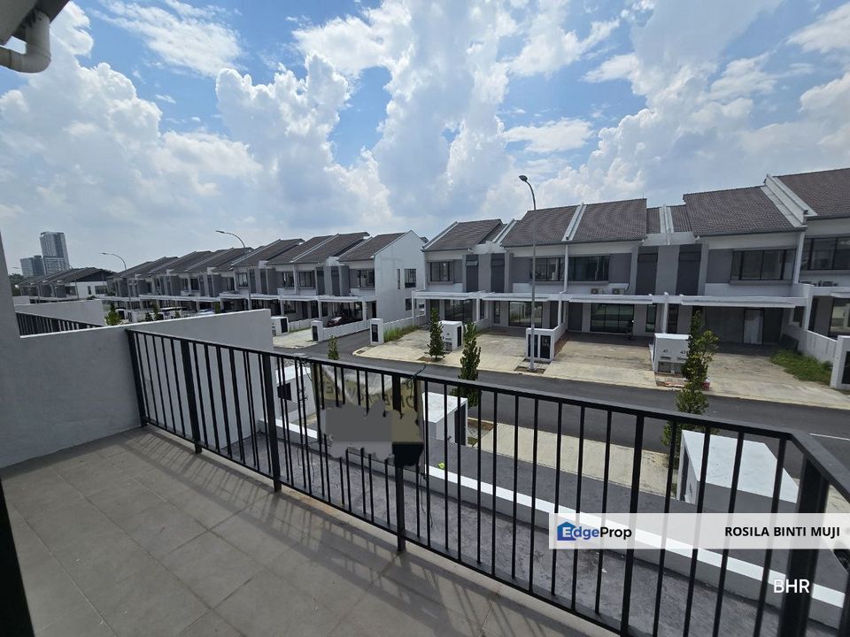 [ NEW HOUSE ] Upper Unit Townhouse Residensi Lambaian 2 Bangi, Selangor, Bangi