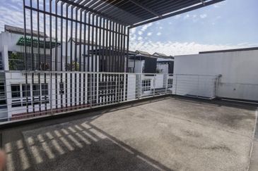 Duta Villa, Presint 14