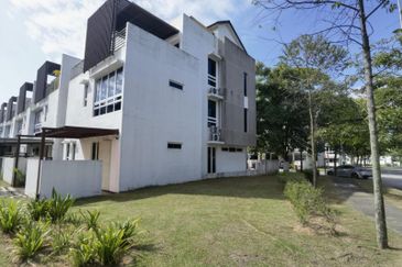 Duta Villa, Presint 14