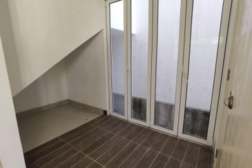 Duta Villa, Presint 14