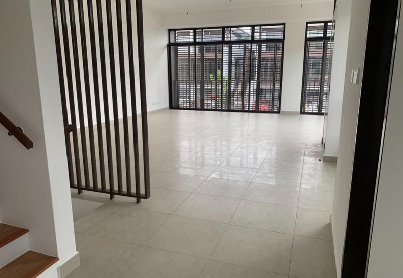 [ GOOD LOCATION ] Classic Design End Lot 3 Storey Terrace Sharing Roof Phase 1 The Mulia Residence Cyberjaya 
