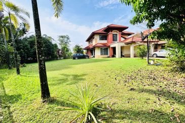 [ CORNER ] Huge Land Double Storey Bungalow Ara Damansara Petaling Jaya 
