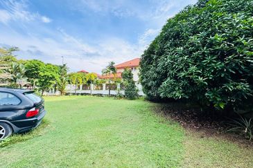 [ CORNER ] Huge Land Double Storey Bungalow Ara Damansara Petaling Jaya 