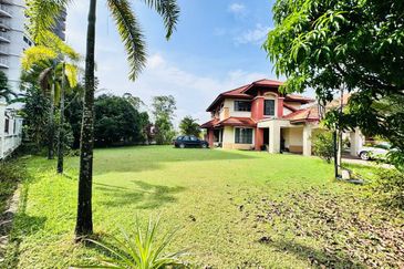 [ CORNER ] Huge Land Double Storey Bungalow Ara Damansara Petaling Jaya 