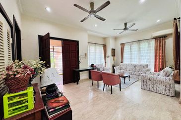 [ CORNER ] Huge Land Double Storey Bungalow Ara Damansara Petaling Jaya 