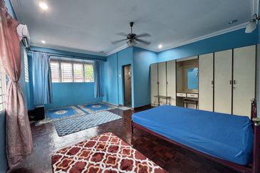 [ FULLY RENO ] 2 Storey Semi-D with Spacious Land & Build-up Seksyen 3, Bangi 