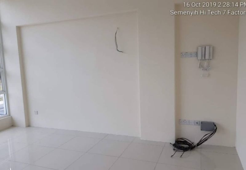 [ CURRENTLY TENANTED ] Semi-D Factory For Sale @ Jalan Hitech 7, Kawasan Perindustrian Hitech, Semenyih