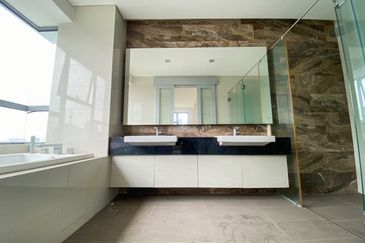 Suasana Bukit Ceylon