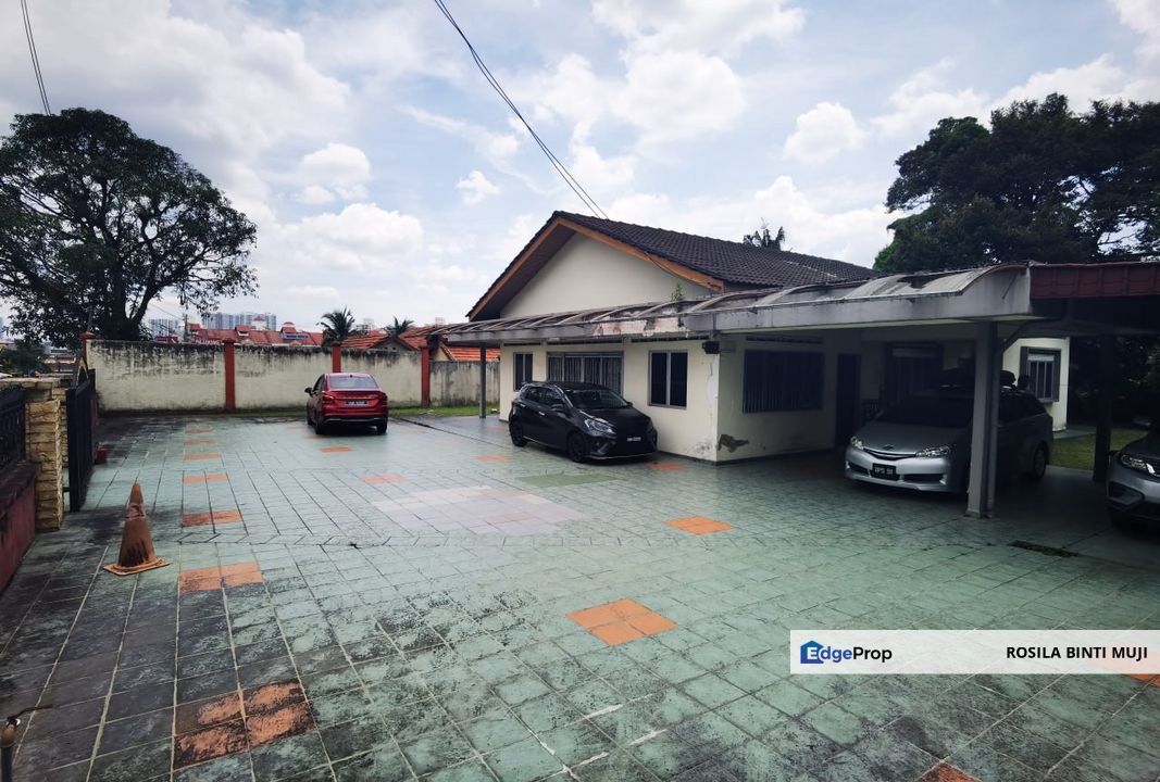 Pekan Sungai Besi Desa Tasik KL Rumah Banglo Setingkat Tanah Luas Untuk Dijual , Kuala Lumpur, Sungai Besi