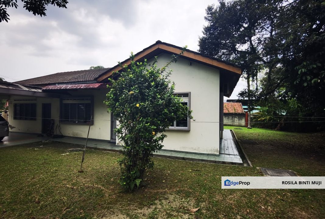Pekan Sungai Besi Desa Tasik KL Rumah Banglo Setingkat Tanah Luas Untuk Dijual , Kuala Lumpur, Sungai Besi