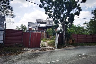 Bandar Bukit Mahkota Bangi Rumah Banglo 3 Tingkat Untuk Dijual 