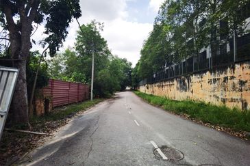 Bandar Bukit Mahkota Bangi Rumah Banglo 3 Tingkat Untuk Dijual 