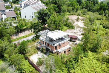 Bandar Bukit Mahkota Bangi Rumah Banglo 3 Tingkat Untuk Dijual 