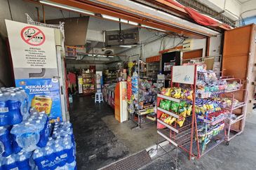 [ GOOD LOCATION ] Rumah Kedai 2 Tkt Taman Sri Intan Seksyen 7 Bangi 