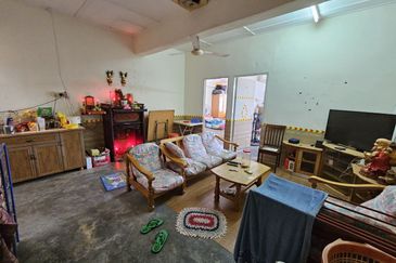 [ GOOD LOCATION ] Rumah Kedai 2 Tkt Taman Sri Intan Seksyen 7 Bangi 