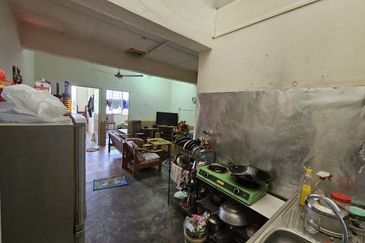 [ GOOD LOCATION ] Rumah Kedai 2 Tkt Taman Sri Intan Seksyen 7 Bangi 