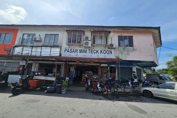 [ GOOD LOCATION ] Rumah Kedai 2 Tkt Taman Sri Intan Seksyen 7 Bangi 
