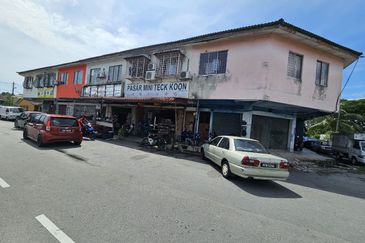 [ GOOD LOCATION ] Rumah Kedai 2 Tkt Taman Sri Intan Seksyen 7 Bangi 