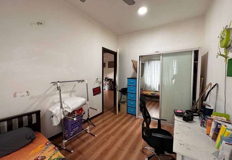 [ RENOVATED ] 3 Sty Semi Detach House Taman Tropika 2 Bangi  