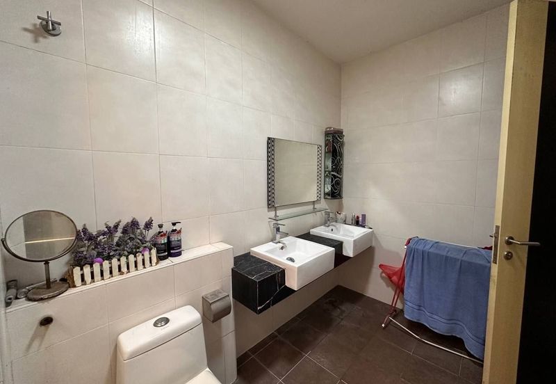 [ RENOVATED ] 3 Sty Semi Detach House Taman Tropika 2 Bangi  