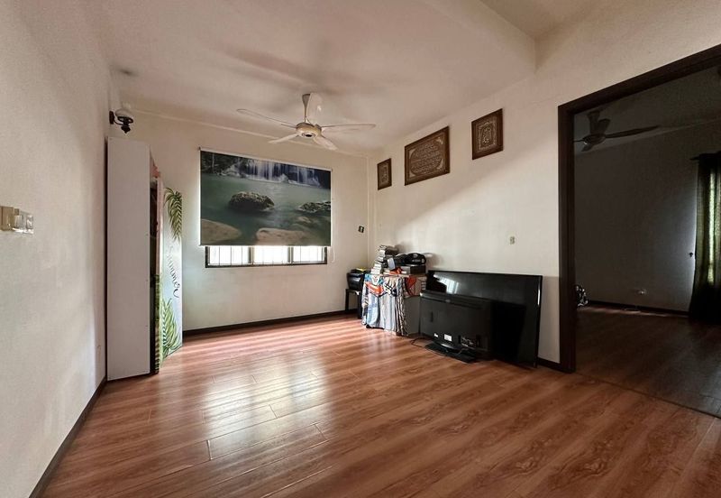 [ RENOVATED ] 3 Sty Semi Detach House Taman Tropika 2 Bangi  