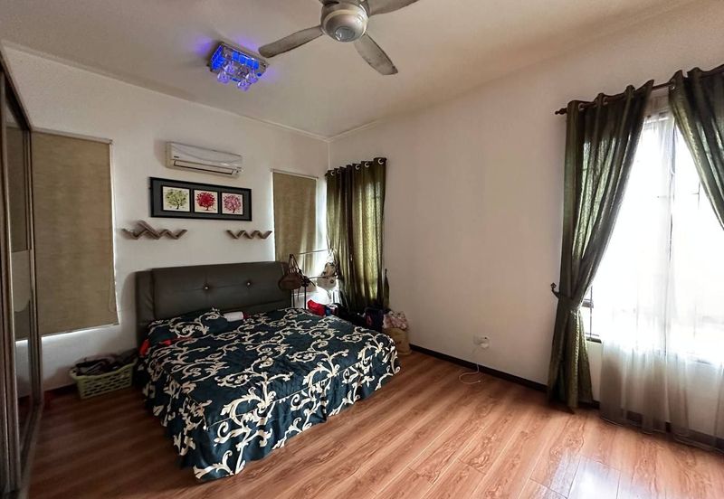 [ RENOVATED ] 3 Sty Semi Detach House Taman Tropika 2 Bangi  