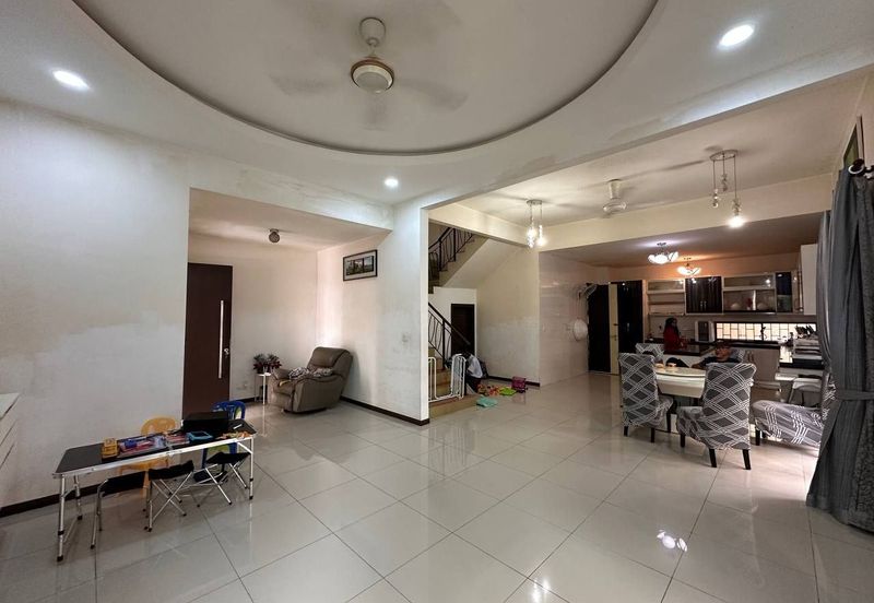 [ RENOVATED ] 3 Sty Semi Detach House Taman Tropika 2 Bangi  