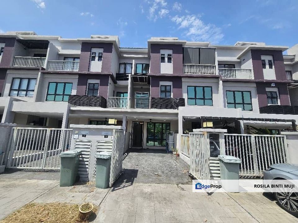 [ RENOVATED ] Double Storey The Strata Townhouse Bandar Puteri Bangi For Sale , Selangor, Bangi