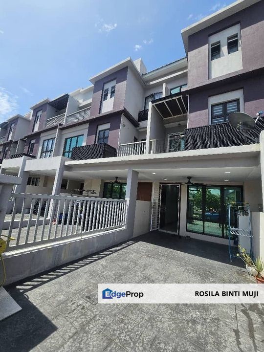 [ RENOVATED ] Double Storey The Strata Townhouse Bandar Puteri Bangi For Sale , Selangor, Bangi