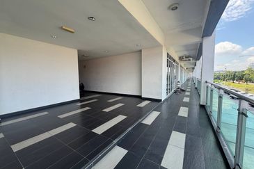 Ostia Bangi Business Avenue