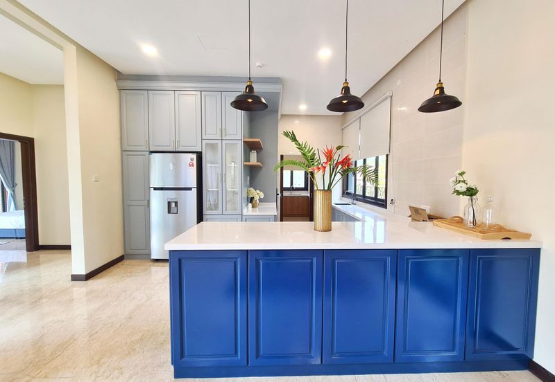 DANAU SURIA, PRESINT 16