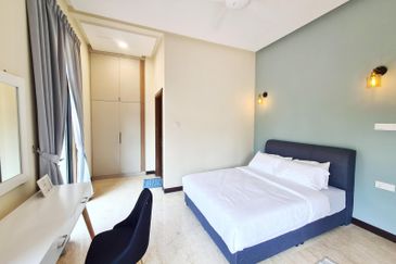 DANAU SURIA, PRESINT 16