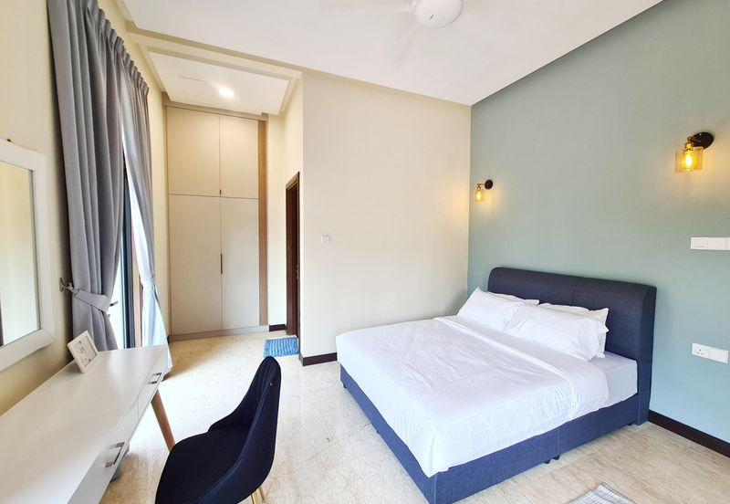 DANAU SURIA, PRESINT 16