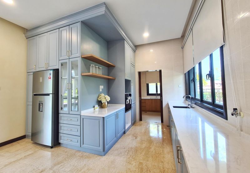 DANAU SURIA, PRESINT 16