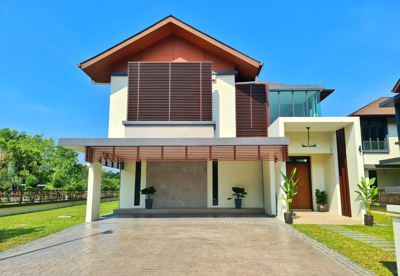 DANAU SURIA, PRESINT 16