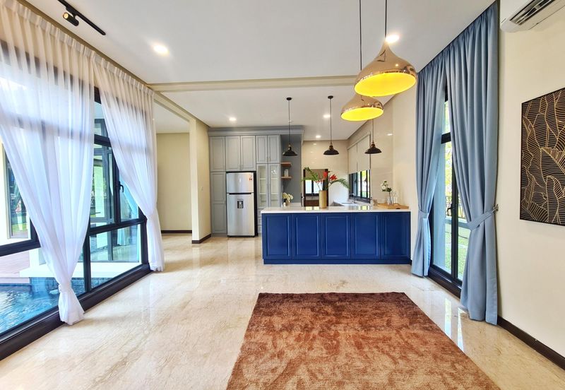 DANAU SURIA, PRESINT 16