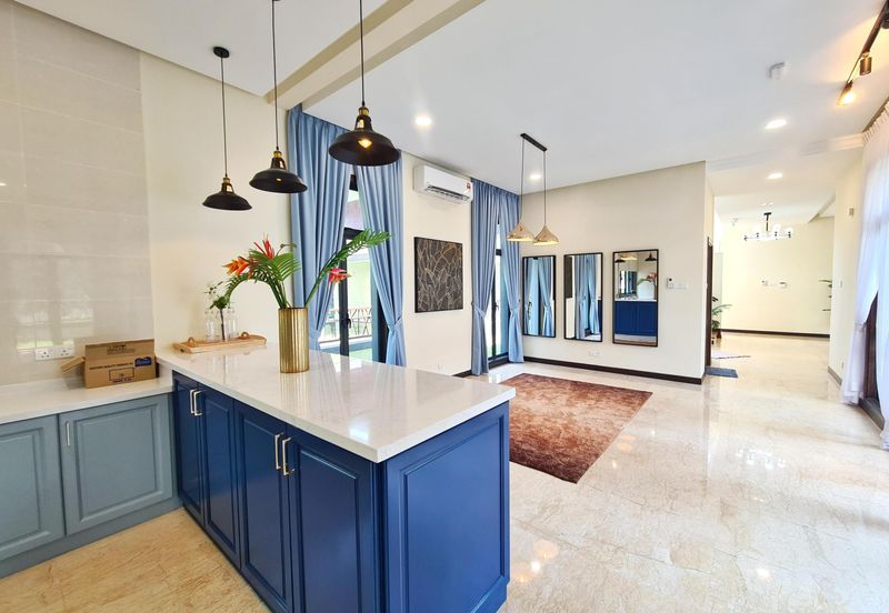 DANAU SURIA, PRESINT 16