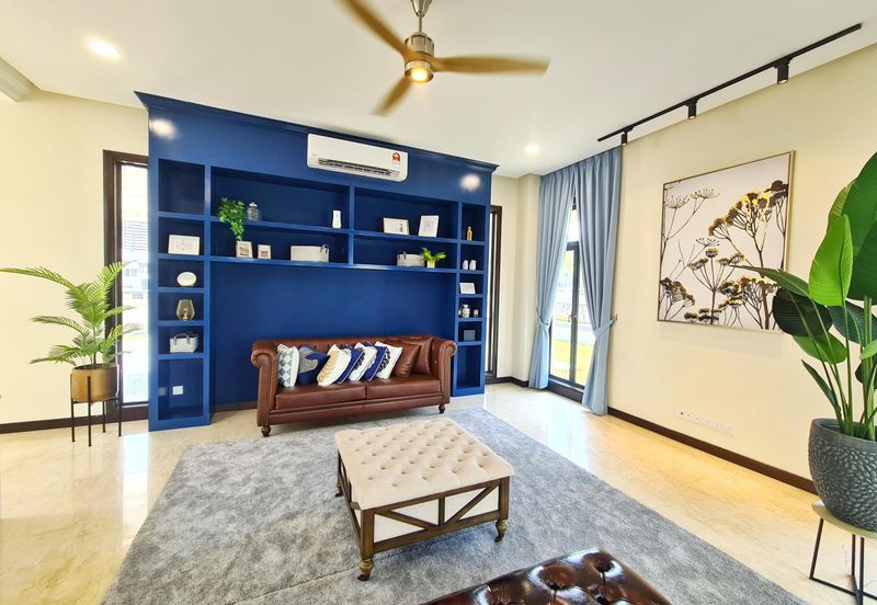 DANAU SURIA, PRESINT 16