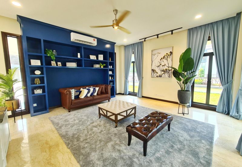 DANAU SURIA, PRESINT 16