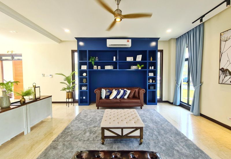 DANAU SURIA, PRESINT 16