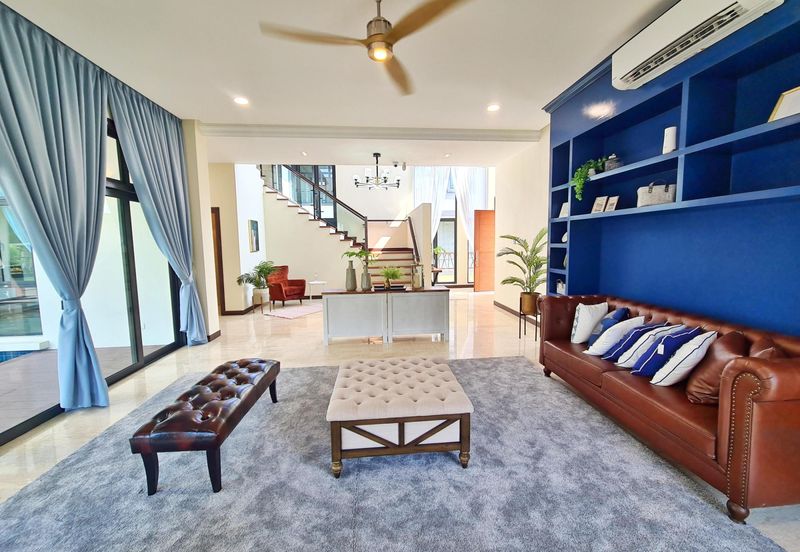 DANAU SURIA, PRESINT 16