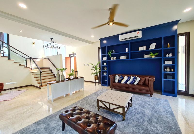 DANAU SURIA, PRESINT 16